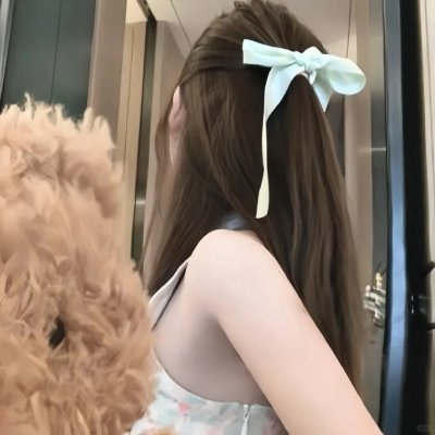 红衣小女孩